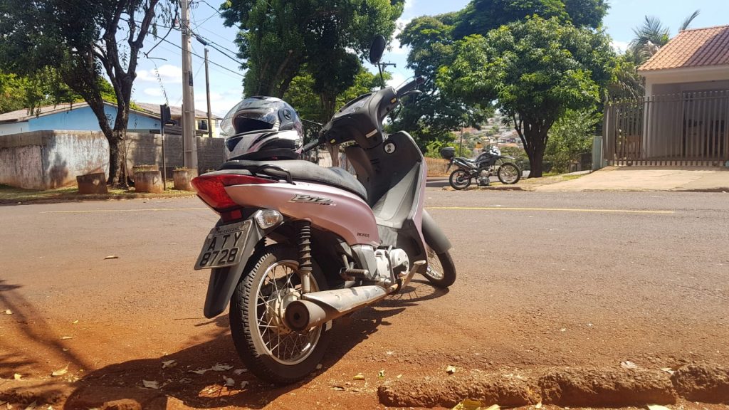 Duas motos se envolvem em acidente no Bairro Cancelli, em Cascavel Duas motos se envolvem em acidente no Bairro Cancelli, em Cascavel