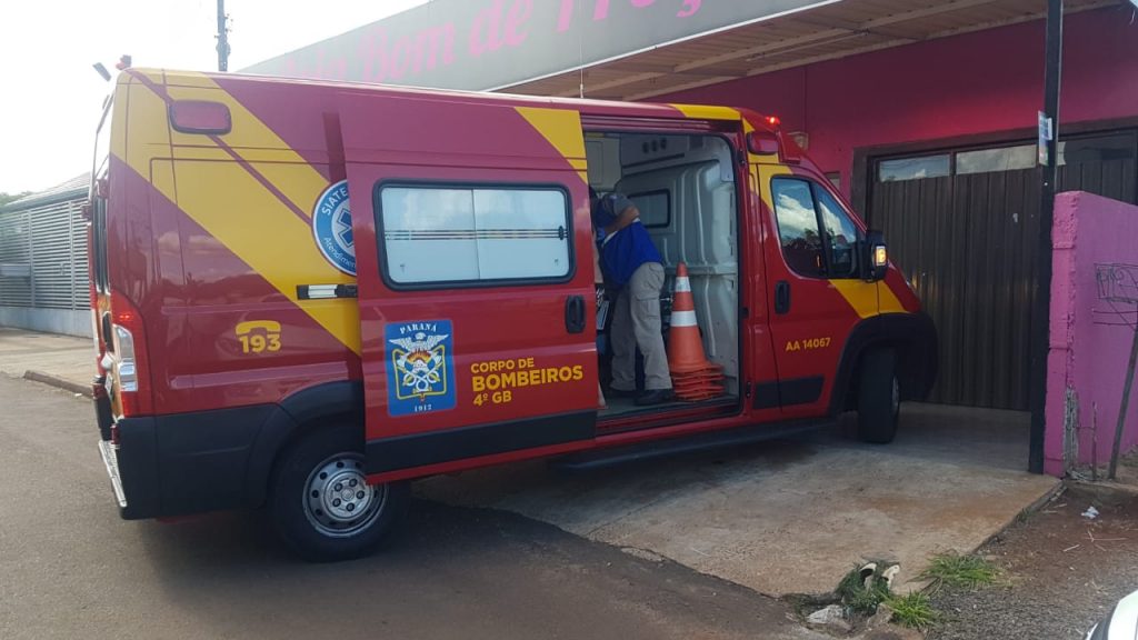 Mulher com lesão nas costas é atendida pelo Siate no Bairro Brasmadeira