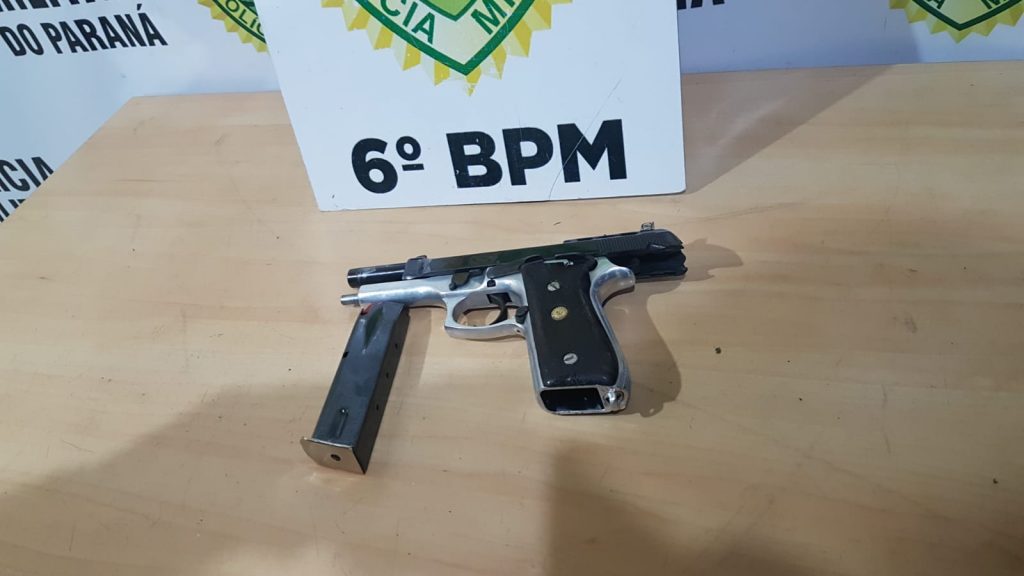 PM flagra conflito entre envolvidos em colisão de trânsito e apreende pistola 9mm; autor da ameaça conseguiu fugir