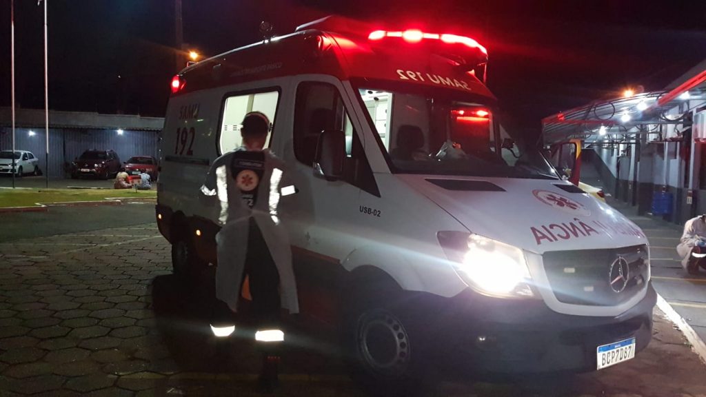 Homem que havia sido detido por agredir mulher no Universitário é socorrido pelo Samu na 15ª SPD