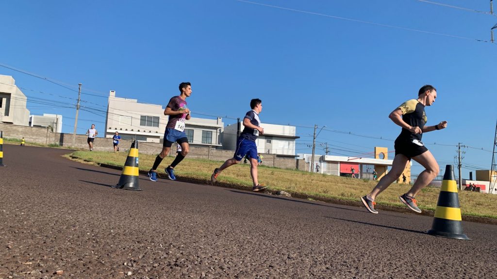 Corrida solidária movimenta atletas nesta manhã em Cascavel