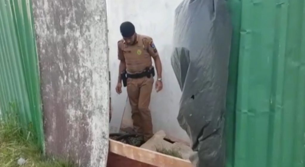 Polícia tenta localizar pessoa que atirou contra rapaz que possivelmente estava furtando fios de cobre Polícia tenta localizar pessoa que atirou contra rapaz que possivelmente estava furtando fios de cobre