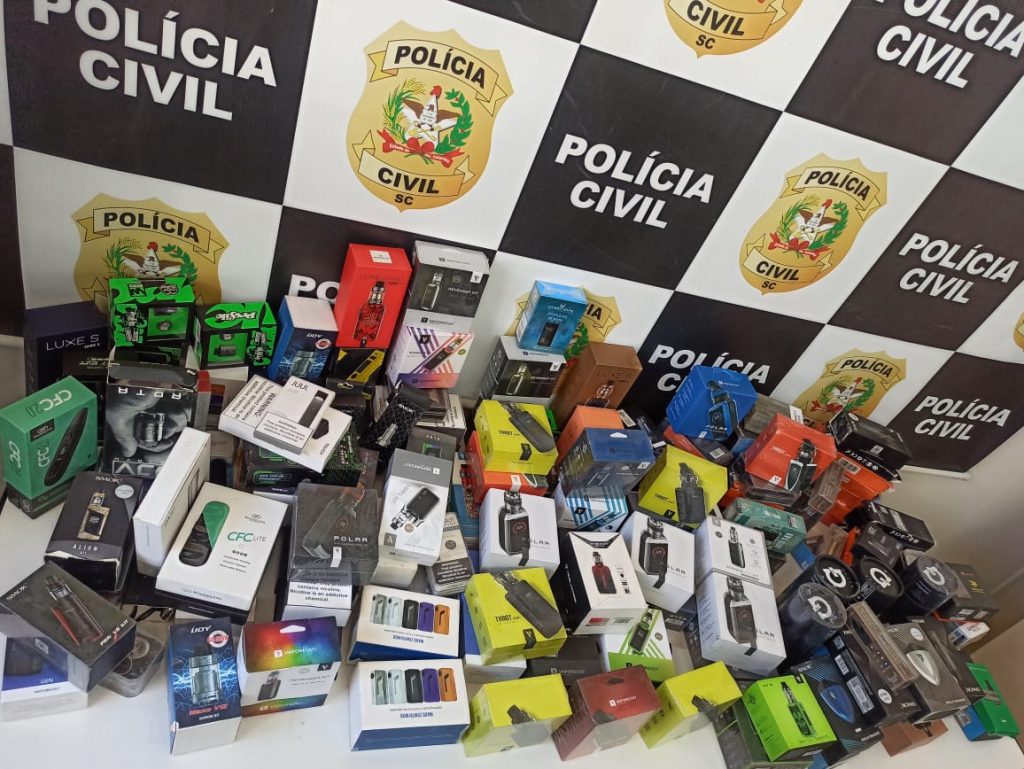 Polícia Civil apreende cigarros eletrônicos em Chapecó