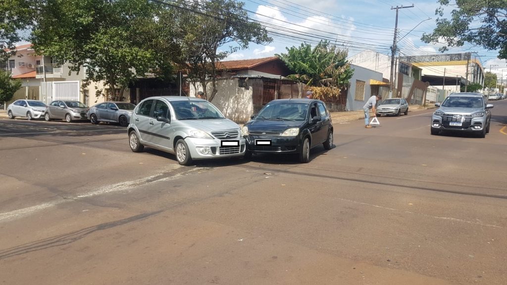 Mais um acidente é registrado na esquina da Souza Naves com a Cuiabá