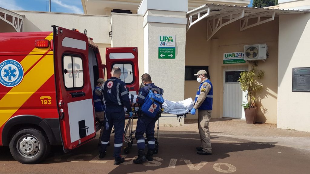 Mulher que estaria tentando tirar a própria vida é socorrida pelo Corpo de Bombeiros na PRc-467