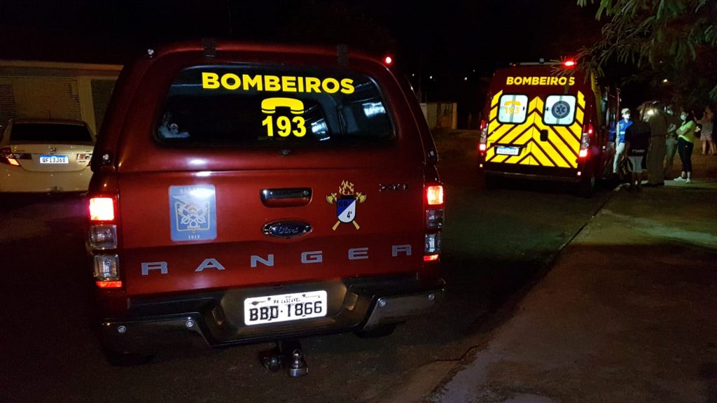 Socorristas e médico do Siate atendem homem vítima de agressão em via pública no Parque São Paulo