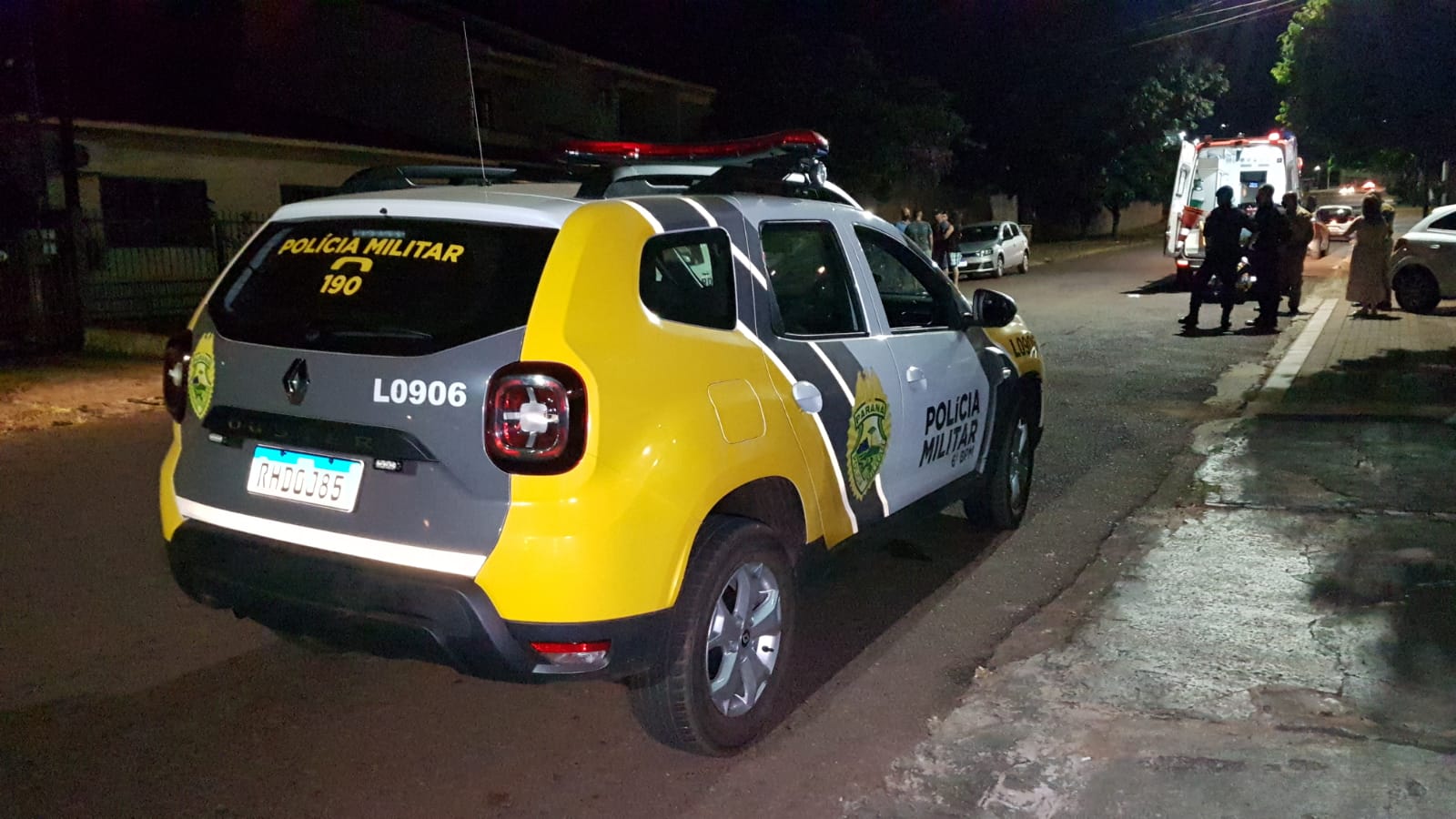 Ao término de corrida em Cascavel, homem joga tijolo em carro de motorista de aplicativo