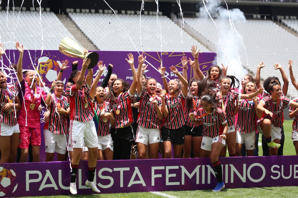 Base feminina encerra a temporada com três títulos conquistados