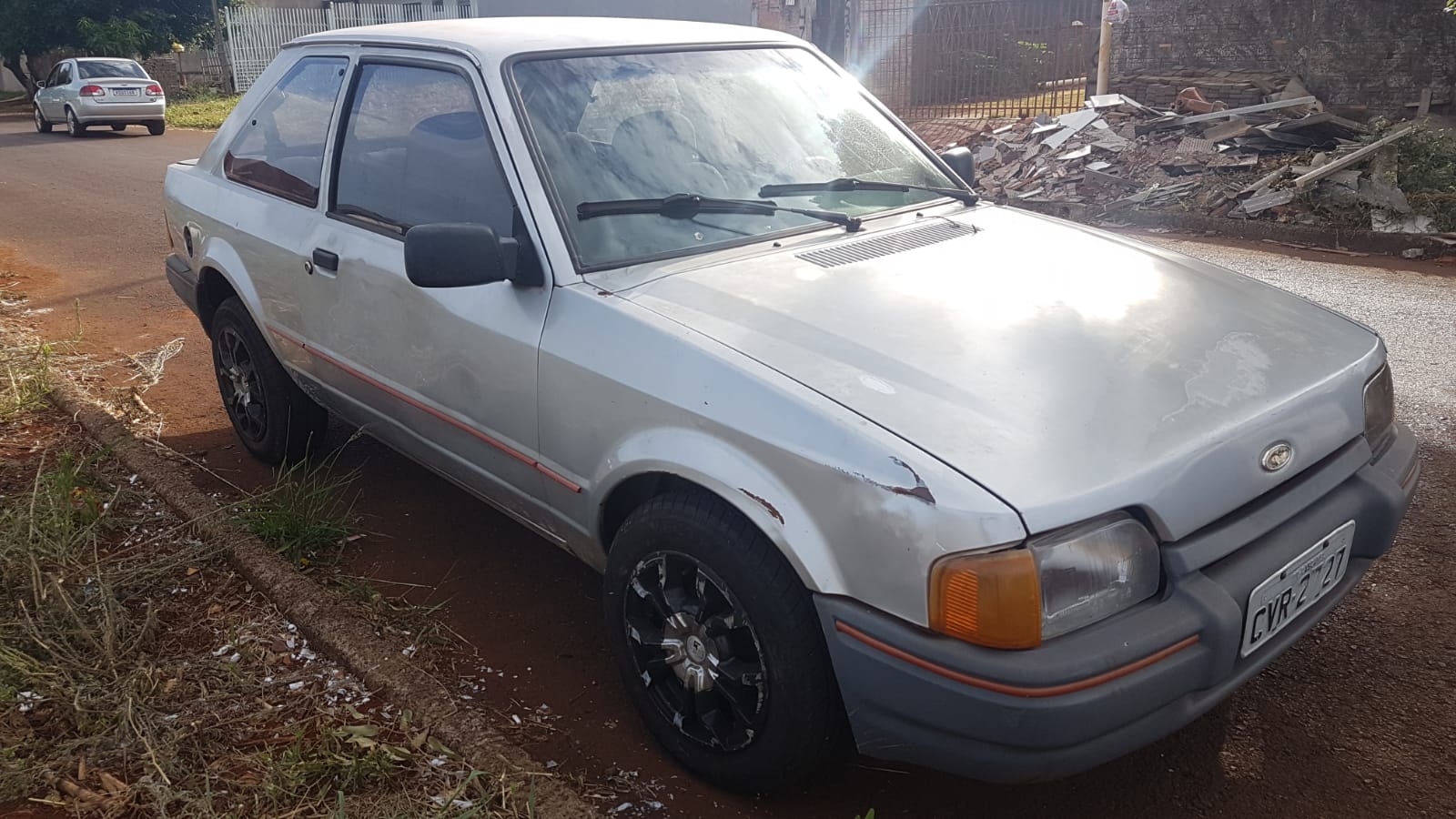 Escort Hobby com alerta de furto foi encontrado no Bairro Esmeralda