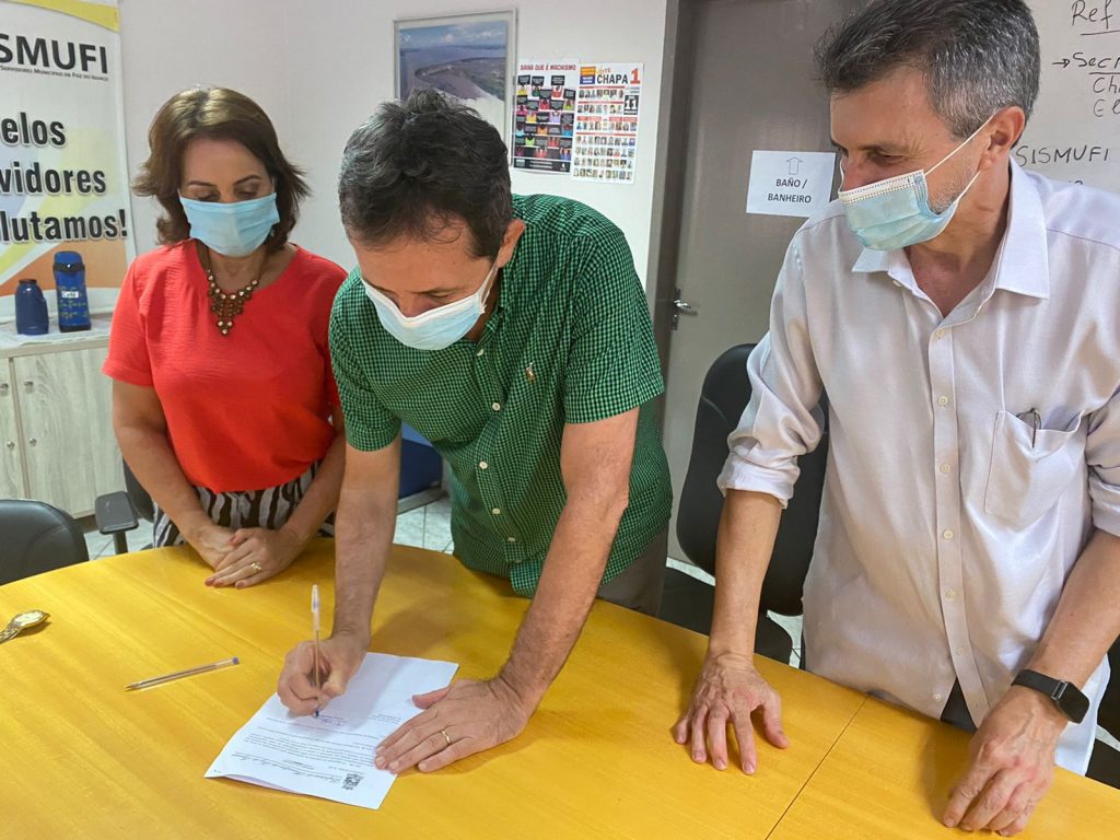 Prefeito põe fim à desigualdade histórica ao propor regulamentação de adicional de insalubridade a servidores