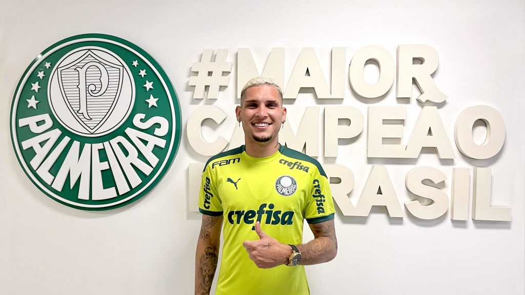 Palmeiras contrata atacante Rafael Navarro, destaque na temporada 2021, a partir de 1º de janeiro de 2022