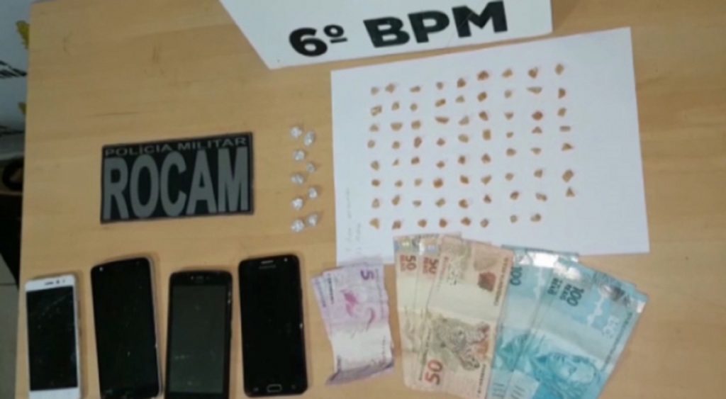Denúncias de ponto de tráfico de drogas que resultaram na apreensão de 80 pedras de crack, segundo PM Denúncias de ponto de tráfico de drogas que resultaram na apreensão de 80 pedras de crack, segundo PM