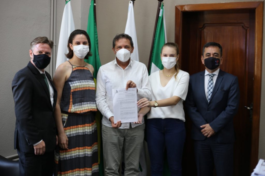 Prefeito sanciona lei que reduz ISSQN para autônomos em início de carreira