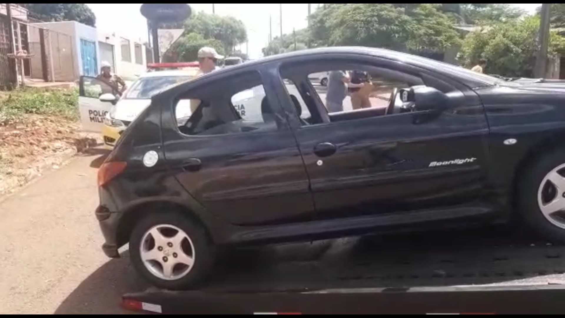 Carro é apreendido em ação da Polícia Militar de Cascavel