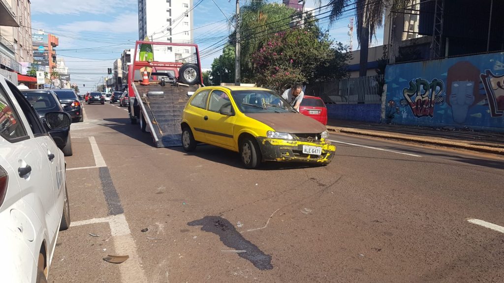 Colisão de trânsito deixa Rua Rio Grande do Sul parcialmente interditada