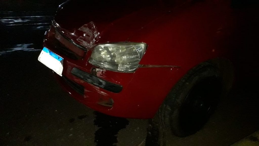 Fiat Idea e Ford Ka colidem em cruzamento no Centro de Cascavel