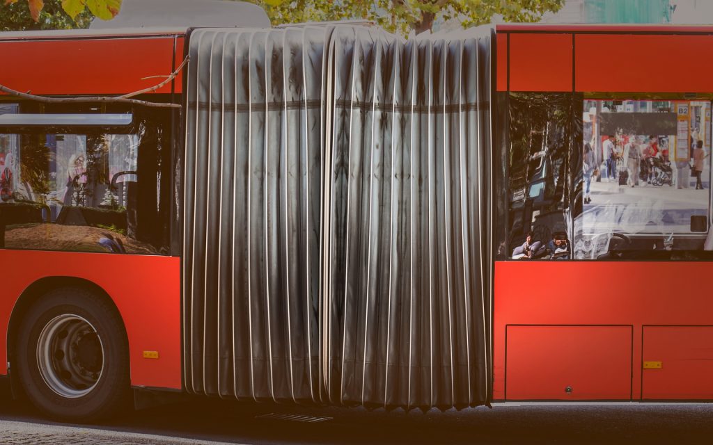 Superarticulado de 23m de comprimento circulará em modo teste por Cascavel neste fim de semana