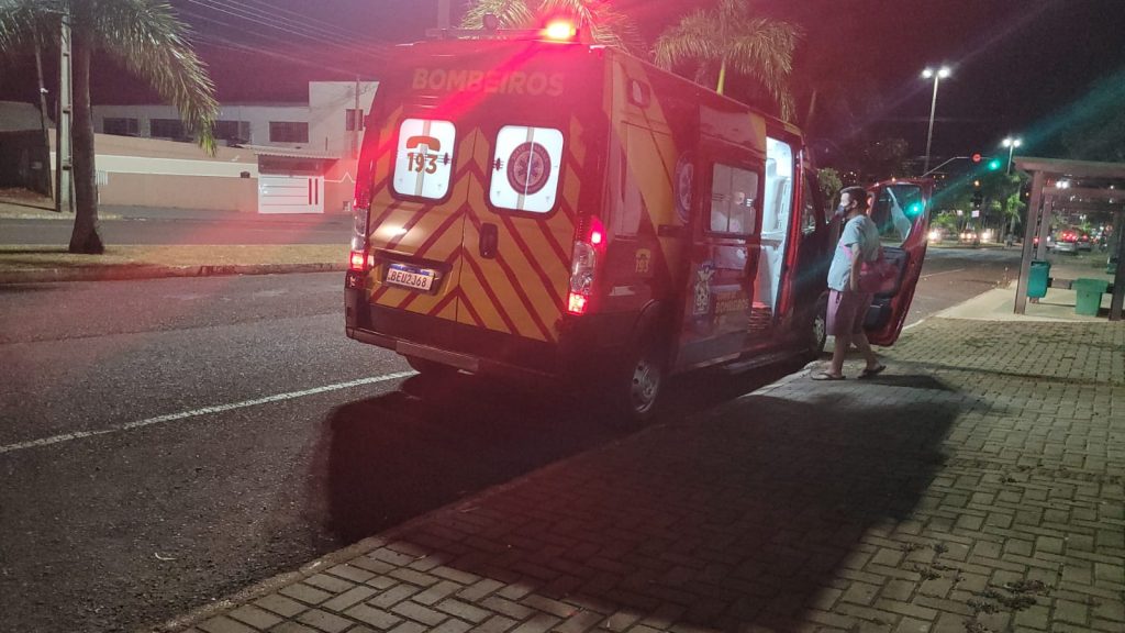 Menina de 2 anos fratura o fêmur ao sofrer queda na Av. Brasil; vítima possui a ‘doença dos ossos de vidro’