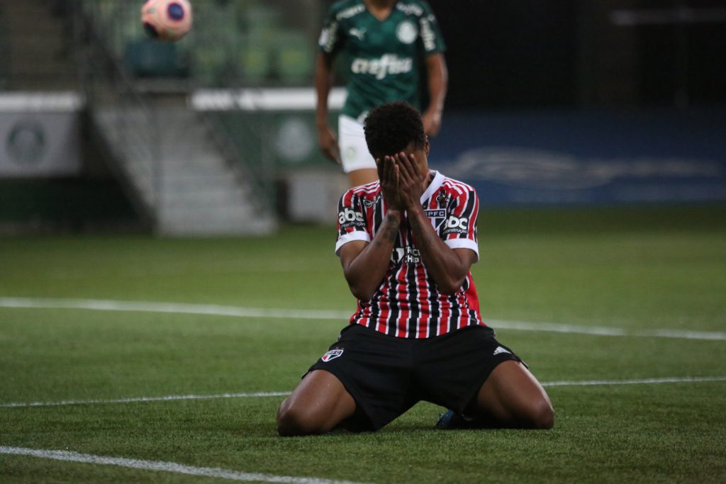 São Paulo renova com Naná por dois anos