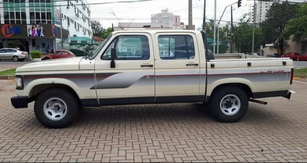 Caminhonete D20 placas AVZ 4000 foi furtada em Cascavel