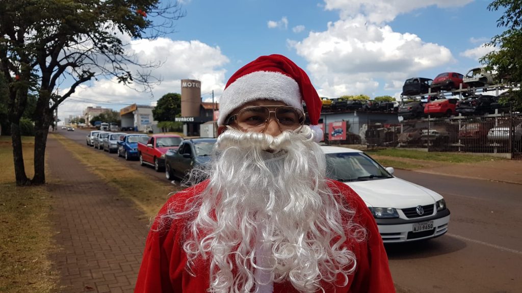 Grupo Saveiros d’Oeste distribui cestas de Natal em Cascavel