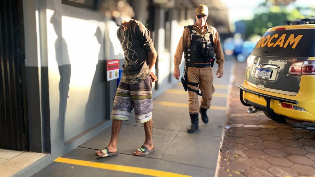 ROCAM detém jovem de 21 anos que possuía mandado de prisão em aberto por furto