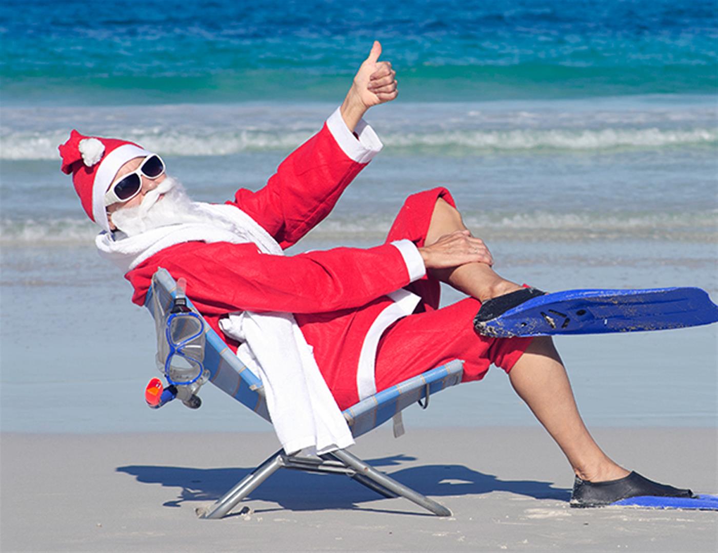 Previsão do tempo: Papai Noel distribui filtro solar, sungas e biquínis em Cascavel