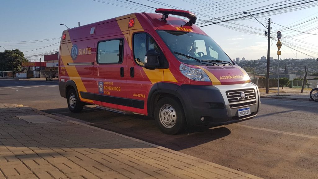 Trote sobre acidente mobiliza equipe do Siate no Bairro Santa Cruz, em Cascavel Trote sobre acidente mobiliza equipe do Siate no Bairro Santa Cruz, em Cascavel