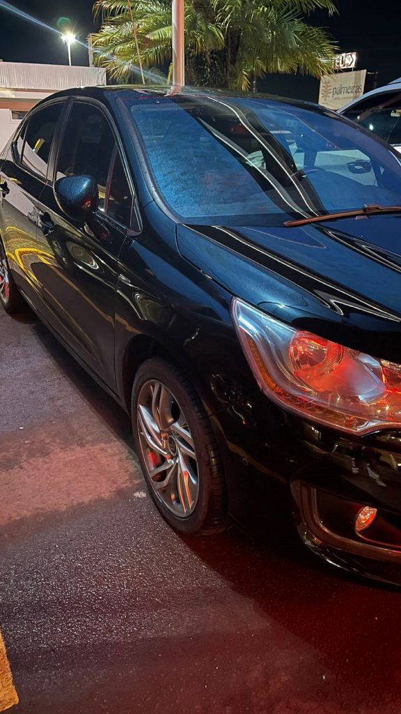 Carro passa a mais de 150km por hora no posto da PRF e é perseguido por 16km Carro passa a mais de 150km por hora no posto da PRF e é perseguido por 16km