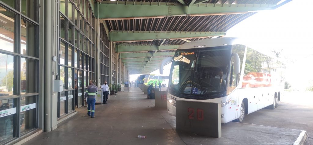 Polícia Rodoviária Federal e Transitar realizam ação Educativa na Rodoviária de Cascavel