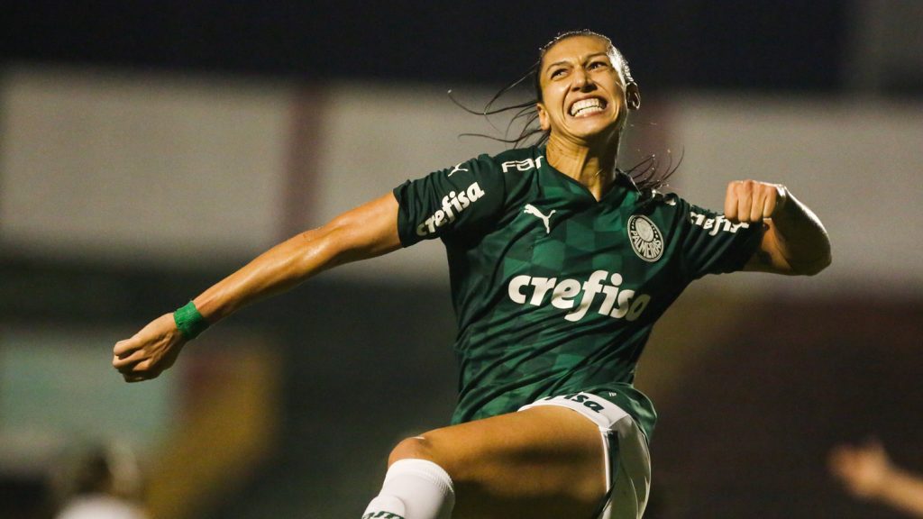 Verdão contrata a atacante Bia Zaneratto e acerta renovações para a temporada 2022