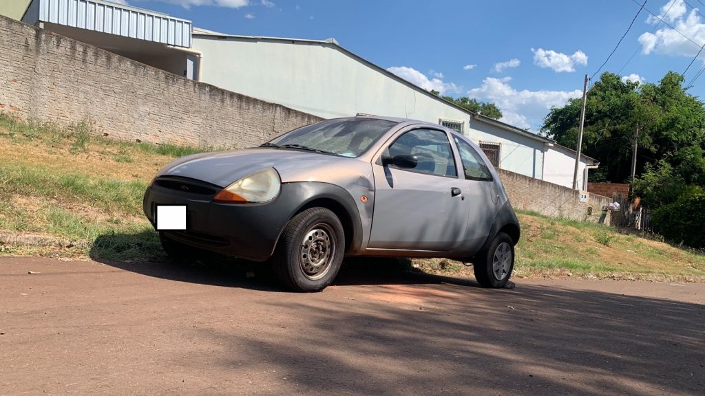 Carro ‘abandonado’ há 15 dias no Alto Alegre preocupa moradores Carro ‘abandonado’ há 15 dias no Alto Alegre preocupa moradores