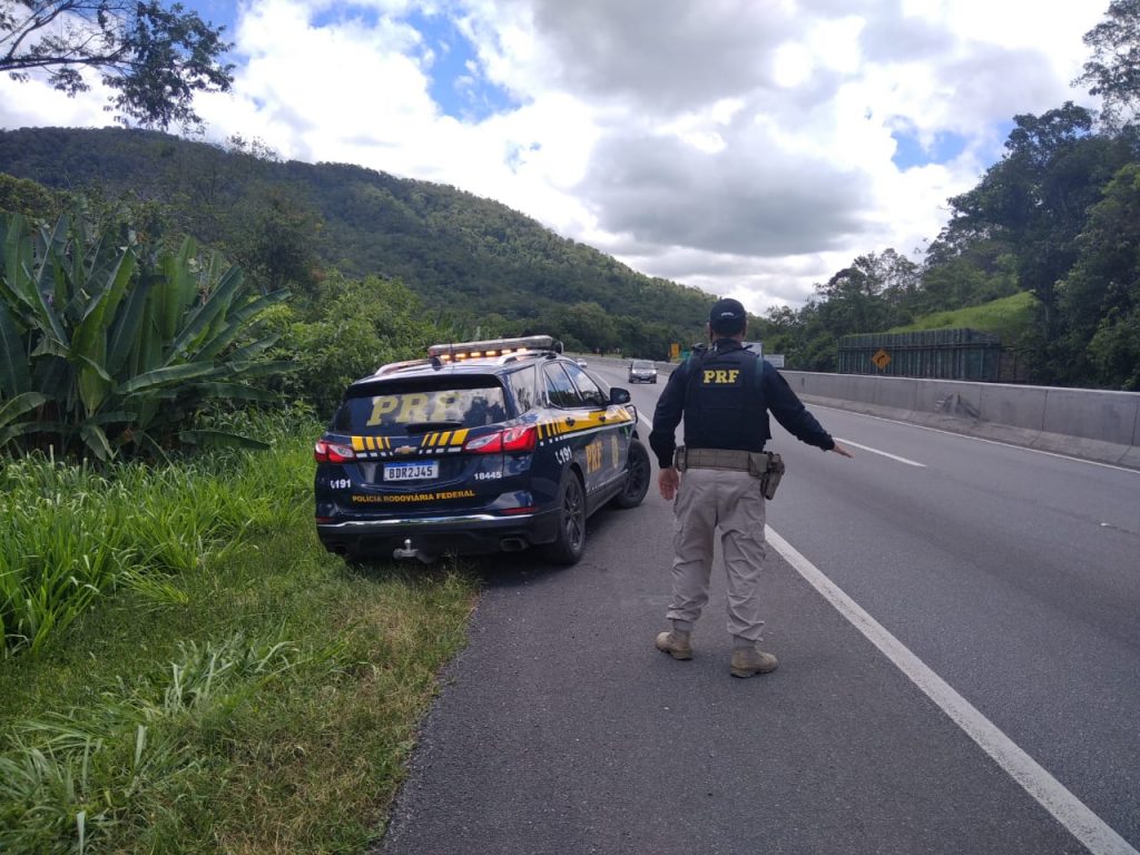 Vai pegar a estrada no feriado: confira as dicas para evitar o tipo mais frequente de acidente atendido pela PRF no Paraná