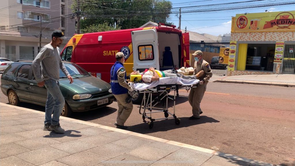 Trabalhador de 51 anos fratura o tornozelo ao sofrer queda de plano elevado no Centro Trabalhador de 51 anos fratura o tornozelo ao sofrer queda de plano elevado no Centro