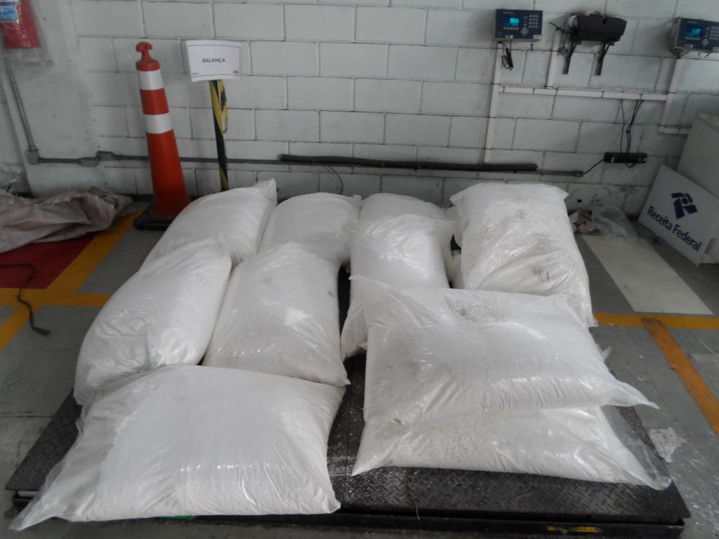 Polícia Federal realiza apreensão de drogas no Porto de Santos Imagem referente a Polícia Federal realiza apreensão de drogas no Porto de Santos