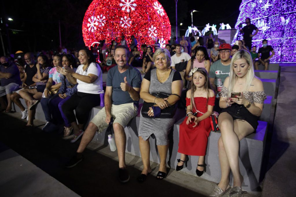 Atrações do Natal de Águas e Luzes seguem abertas ao público no Centro e Gramadão