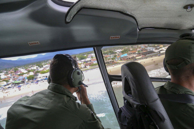 Estado reforça atendimento no Litoral com voos noturnos e avião para remoções aeromédicas Imagem referente a Estado reforça atendimento no Litoral com voos noturnos e avião para remoções aeromédicas