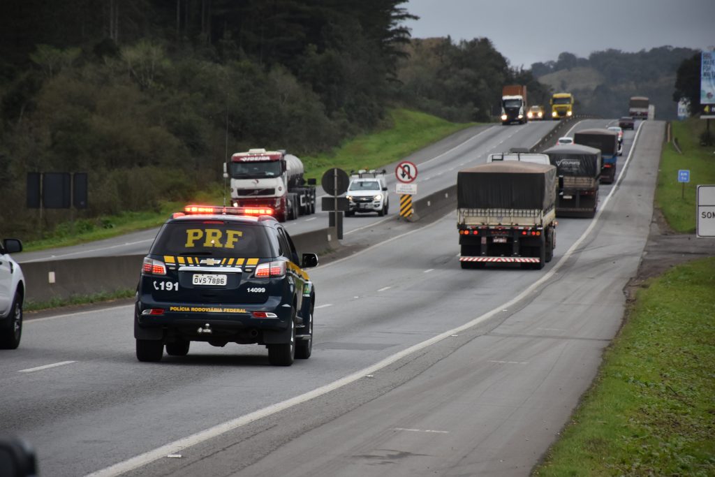 Vai pegar a estrada neste final de ano: confira dicas para fazer uma viagem segura