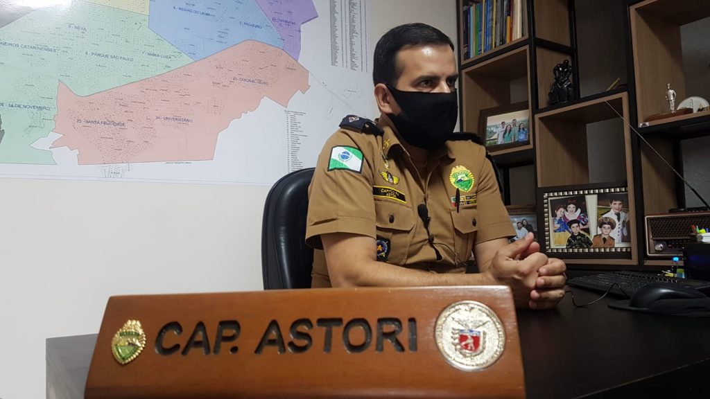 Capitão da PM fala sobre arara apreendida em loja em Cascavel Capitão da PM fala sobre arara apreendida em loja em Cascavel