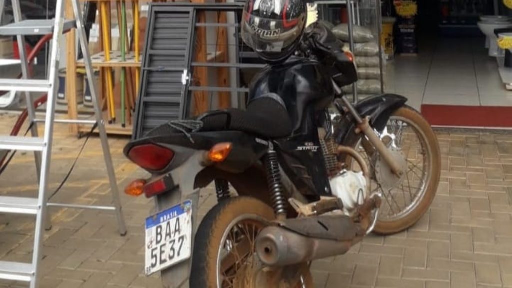 Moto Honda CG 150 Start com placa BAA-5E37 é tomada em assalto no Bairro São Cristóvão