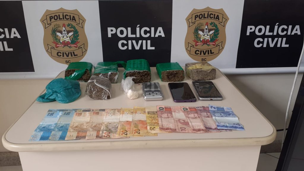 Polícia Civil prende suspeitos de homicídio e apreende drogas em Balneário Camboriú