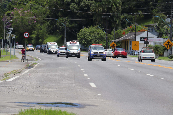 Operação integrada transfere 50 presos do Litoral para a Casa de Custódia de Piraquara Imagem referente a Operação integrada transfere 50 presos do Litoral para a Casa de Custódia de Piraquara
