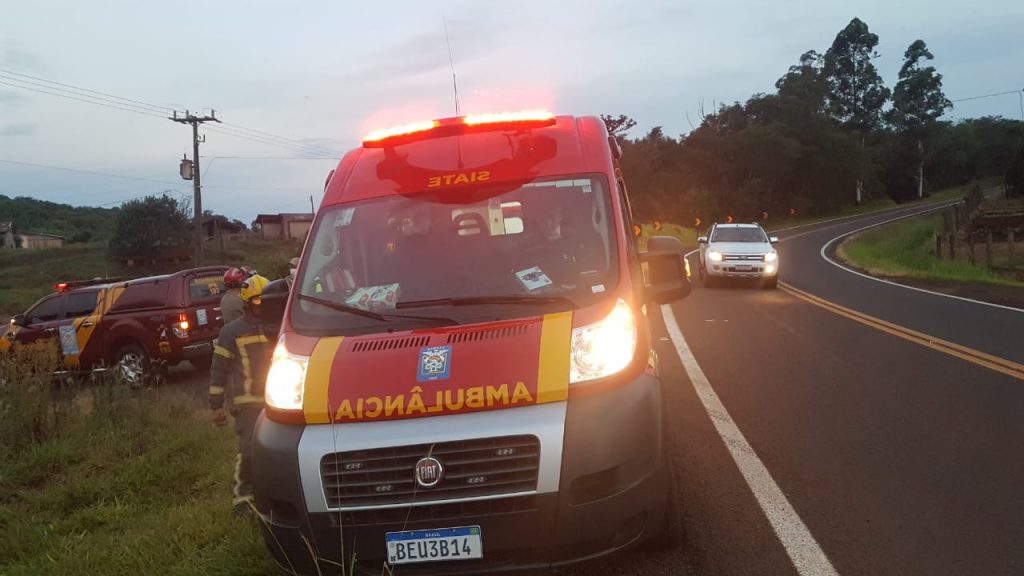 Motociclista de 34 anos fratura o fêmur ao sofrer queda na PR-180, em Rio do Salto; Siate e PRE foram mobilizados