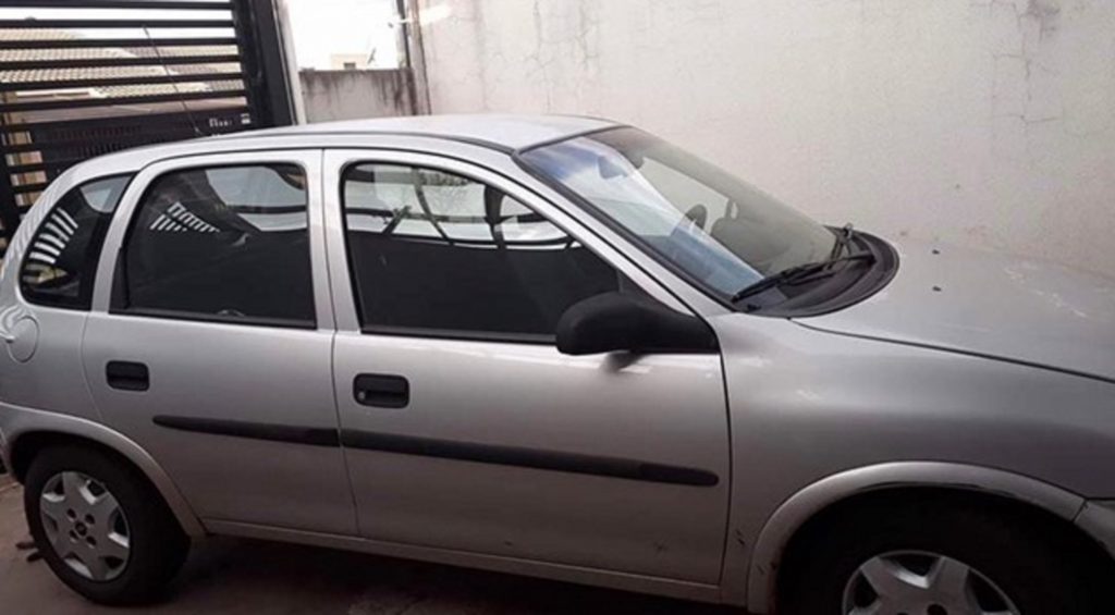 Veículo Corsa é furtado na Rua Pernambuco e proprietário tenta localizar