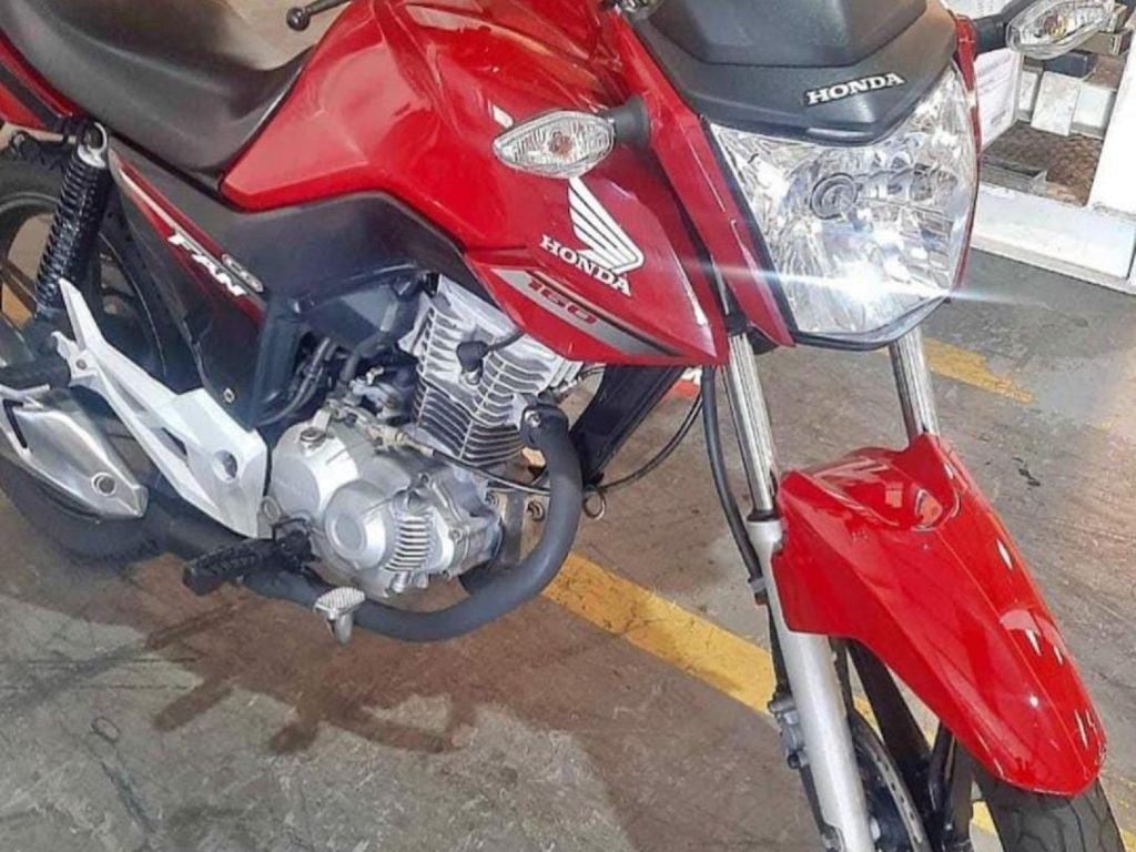 Moto placa BBE 4708 foi furtada no Alto Alegre Moto placa BBE 4708 foi furtada no Alto Alegre