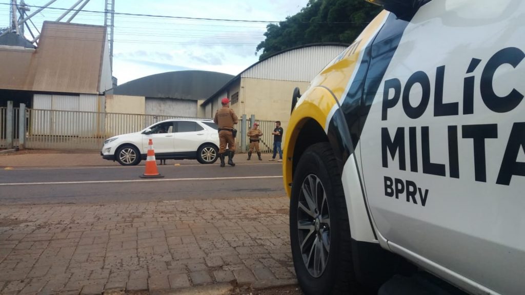 PRE realiza fiscalização com etilômetro na PR-180, em Cascavel