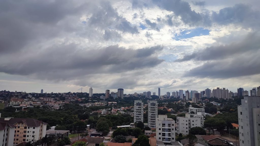 Simepar aponta chuva para Cascavel nesta segunda-feira; será meu Deus?