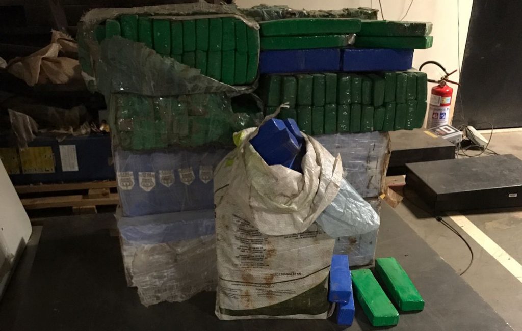 BPFron e PF apreendem 304 kg de maconha abandonados em área de mata em Guaíra