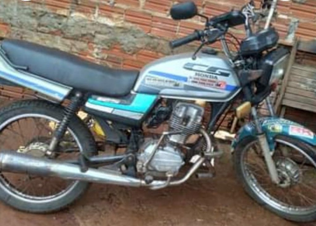 Moto Honda CG 125 Today com placa ADO-2B66 é furtada na Rua Jorge Lacerda, no Bairro Claudete