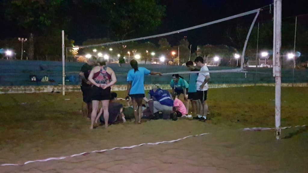 Siate atende mulher ferida durante partida de vôlei de areia no complexo esportivo do Ciro Nardi